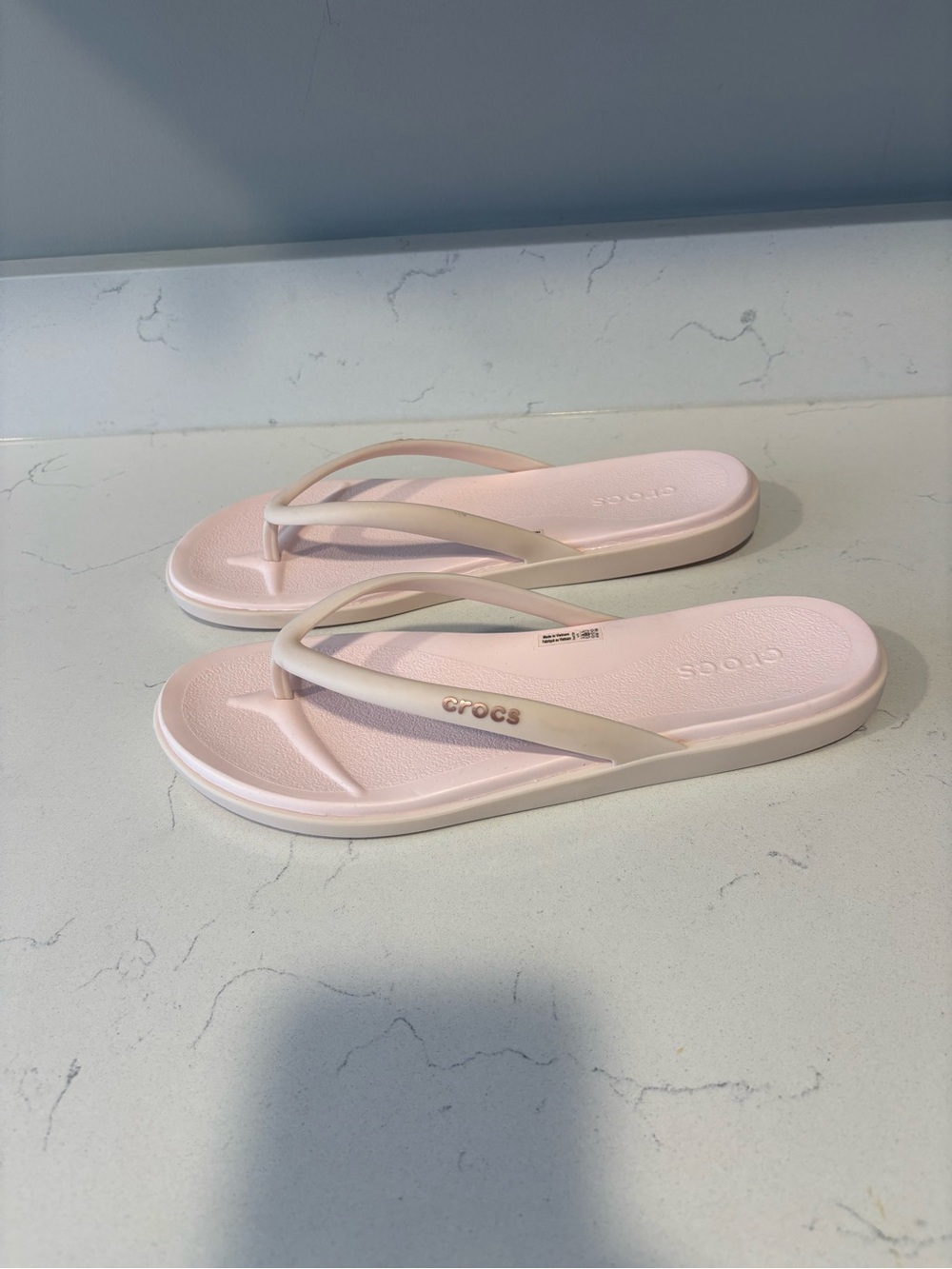 CROCS Women’s Flip Sandals - Light Pink